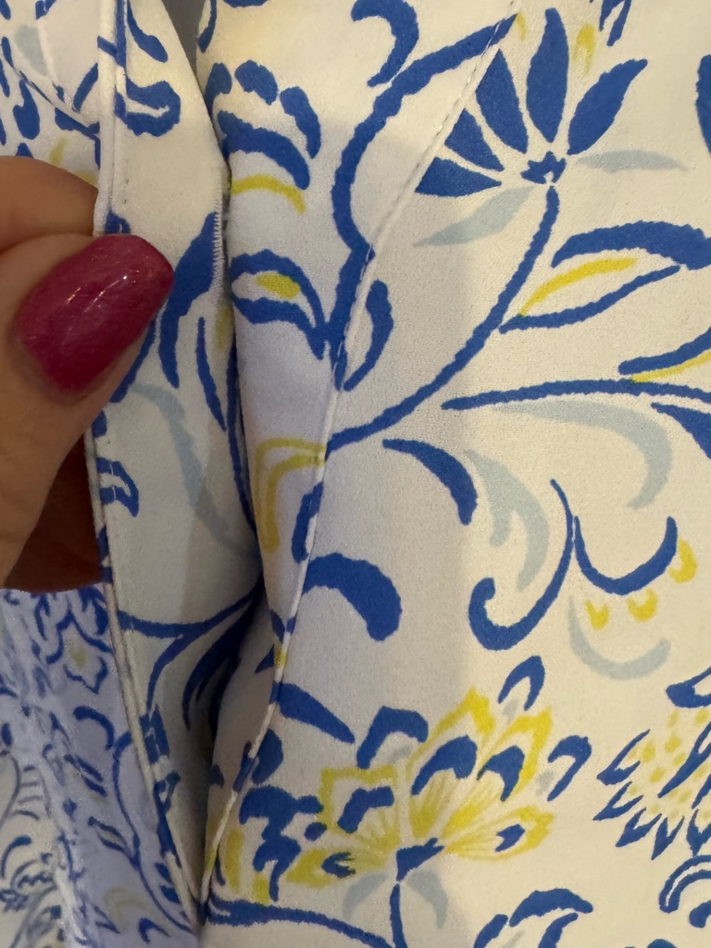 Ann Taylor  Spring/Summer White Top w/ Blue/Yellow Floral Print   MEDIUM    #B - Picture 4 of 10